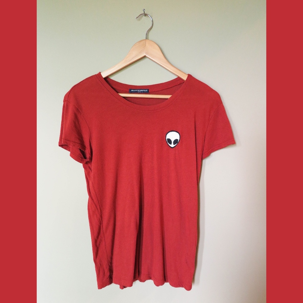 Brandy Melville 👽 alien emoji Tshirt Burnt Orange